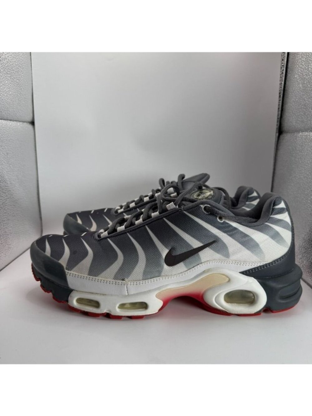 Nike Air Max Plus Gray/White/Red Running Shoes Size 10 Mens Athletic Sneakers